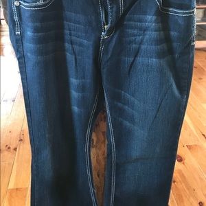 Fashion 2 love jeans back flap pockets